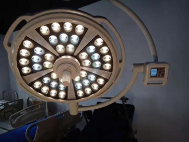 Cea mai bună vânzare medicală Lampa de operație montată în tavan chirurgical